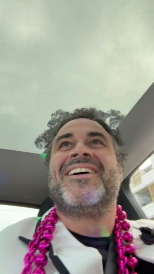 Miguel Maestre Instagram - Life is every little moment … imagine you live your live like a big fiesta in everything you do even the smallest ride to a rugby lunch could be the funnest moment of the day 🏉🥘

@jarabeoficial