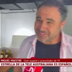 Miguel Maestre Instagram - Wot an honor 🥲 in the news in Spain for my job as promoting Spain in Australia as an ambassador 
Gracias @lacuartacom @dieglosada @monicasanzlaliena for amazing coverage and thank you Gonzalo (Spanish news correspondent) for such a fantastic work 
Being acknowledged back at home after all this years is one of the greatest pride of my career
@spain 
Que honor pijo que bonito es ser espaṉol es un privilegio poder conquistar los paladares australianos una paella at the time 🥘