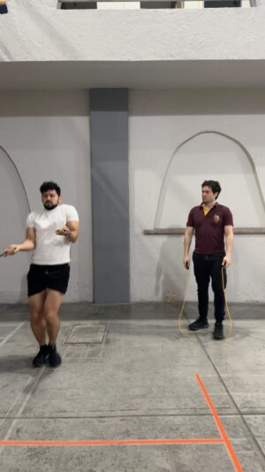 Miguel Martínez Instagram - Cuando haces ejercicio con tu compa el duranguense 👀🤠