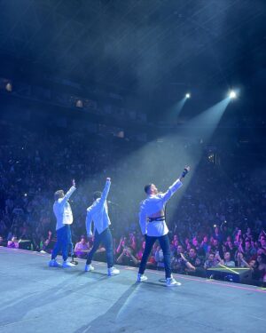 Miguel Martínez Instagram - #Monterrey! Estuviste Increíble! 🎶🎤 Gracias por todo el amor que nos dan en cada presentación! Mi segunda casa 🙏🏽 Los quiero mucho🌹 
Nos vemos en la siguiente 🫶🏼