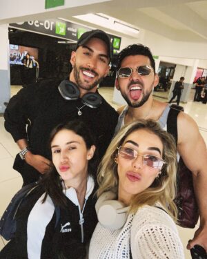 Miguel Martínez Instagram - LEYENDAS ✨
Siempre juntos, siempre unidos.

En 2009 dimos 6 conciertos totalmente llenos en la Arena Mty y hoy volvemos a cantar como “Atrévete a Soñar” junto a nuestros dosmileros por siempre.