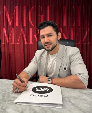Miguel Martínez Instagram - Aquí empieza este recorrido lleno de éxitos y muchos sueños por cumplir🫶🏼.

BIENVENIDO @miguelmartinezoficial 🙌🏼♥️