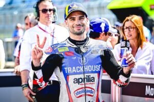 Miguel Oliveira Instagram - Excelente dia, bom resultado na qualificação e um pódio no sprint. Dei tudo na pista, consegui um bom ritmo e não cometi erros. Estou feliz e com muita pica para amanhã! 💪🏼🇵🇹
.
An excellent day, a good result in qualifying and a podium in the sprint. I gave everything on the track, I got a good pace and didn't make any mistakes. I'm happy and really looking forward to tomorrow! 💪🏼🇵🇹

#turma88 @trackhousemotogp