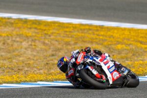 Miguel Oliveira Instagram - 74 voltas a curtir a minha Aprilia 😎 Siga para Le Mans 🔥
#turma88