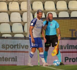 Miguel Veloso Instagram - Non il risultato che volevamo ieri ma in questo momento più che mai serve testa, cuore, compattezza e più di tutto continuare ad aver fiducia in quello che stiamo costruendo. Rialziamoci subito con convinzione e voglia di migliorarci. 🖤💙
#ForzaPisa @pisasportingclub @legab