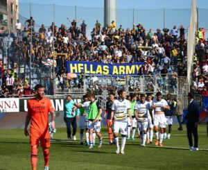 Miguel Veloso Instagram - Grande prestazione e super vittoria di squadra! Bravi ragazzi! E adesso rimaniamo concentrati per le prossime gare e per finire al meglio questa stagione! 💪🏼💛💙 #ForzaHellas #QuestiSiamoNoi @hellasveronafc @seriea
