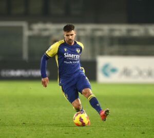Miguel Veloso Instagram - Bravi a reagire e conquistare altri tre punti preziosi per il nostro cammino! Continuiamo a lavorare uniti! 💪🏼💛💙 #QuestiSiamoNoi #ForzaHellas @hellasveronafc @seriea