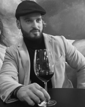 Miguel Vicente Instagram - @epicurwinebar and love