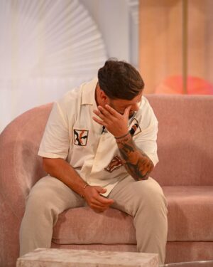 Miguel Vicente Instagram - Obrigado @tvioficial, obrigado @dailycristina 🫶🏽

#doisas10 
#tvi 
#bigbrother