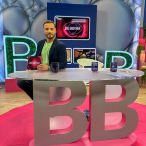Miguel Vicente Instagram - Tudo pronto!! 🫡
E vocês já estão a nossa espera? 😏

#bigbrothertvi