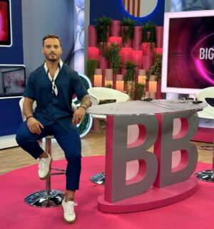 Miguel Vicente Instagram - Já a vossa espera para o “Última hora” do Big Brother!! 😊

Estás acompanhar as últimas discussões na casa? 🤔
Hoje vou comentar tudo o que se passou na semana!! ❤️‍🔥

Conto contigo? 🥰

Até já 😍

👔 @yuriistyle 

@bigbrothertvi