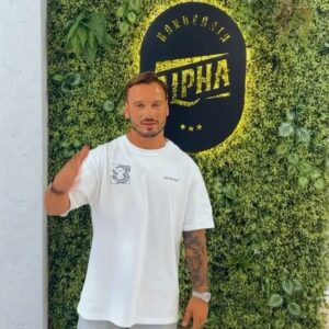 Miguel Vicente Instagram - O @miguelvicente_oficial já se juntou à família ALPHA! 🍀

E tu? 

VEM SER ALPHA! 

Faz já a tua marcação através deste link:
🛜 https://bit.ly/BarbeariaAlpha

Ou através deste contacto:
☎️ 935958108

📍Rua do Medronheiro N°34 4715-213 Braga

#eusoualpha #barbearialpha #barbershop #barber