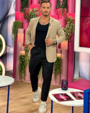 Miguel Vicente Instagram - Não percam o extra do BigBrother ❤️‍🔥

👔 @yuriistyle 

#bigbrother #bigbrothertvi