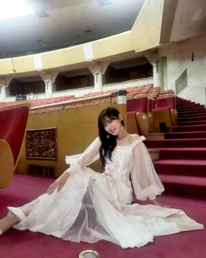 Miho Karasawa Instagram - 🎼

「紫罗兰永恒花园」交响音乐会
北京中山公园音乐堂 .𓈒𓆸

「ヴァイオレット・エヴァーガーデン」
オーケストラコンサート
北京中山公園音楽堂.𓈒𓆸

歌唱曲
♪Sincerely(TV主題歌)
♪Letter(Extra Episode挿入歌)
♪ふたりごと(with茅原実里さん)
♪WILL(劇場版主題歌)
♪未来のひとへ(グランドエンディング)
♪Violet Snow(イメージソング)

#TRUEさん
#ヴァイオレット・エヴァーガーデン
#唐沢美帆
#anime
#anisong