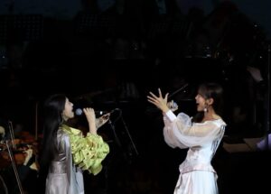 Miho Karasawa Instagram - 🎼

ヴァイオレット・エヴァーガーデン
オーケストラコンサート
「紫罗兰永恒花园」交响音乐会
北京・中山公园音乐堂 .𓈒𓆸

#TRUEさん
#ヴァイオレットエヴァーガーデン
#VioletEvergarden
#唐沢美帆
#anime
#anisong