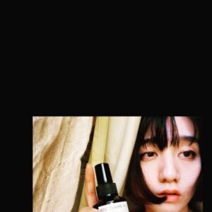Mijika Nagai Instagram - 最近はかなり働いているので、毎日の楽しみはメイク落として化粧水とかやることです
アプリで麻雀しながら化粧水浴びてる時間が気持ち良すぎる〜〜
ゴールデンウィーク、どこにも行けないけどこいつが海みたいな匂いだから毎晩旅行✌️💫