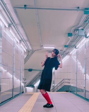 Mijika Nagai Instagram - 先月遂に30歳になったぞ〜🔥🔥
現場でお祝いしてもらって、スーパーハッピーでした！前原君とは去年の誕生日も一緒で、去年は芸劇、今年はロケ先で祝ってくれた😂来年も一緒だったら凄いな😂😂

ずっとなりたかった30歳、既にすごくしっくりきちゃう！辿り着けてとりあえず超偉い。生き延びて生き延びて、ご機嫌な人生にするんだから〜🍻🍻🍻