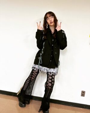 Mijika Nagai Instagram - 夏に出演したNHKの番組
「妄想かみ砕きミュージック」
寝る前にやってる妄想を大衆の面前で行うっていう私得すぎる番組だった。YouTubeで一部見れるよ！
最近はゴールデンカムイにハマりすぎて仕事が手につきません。尾形を救済したい。働け。

いつもありがとうチーム✌️
@stylist_takashi 👔
@akn_1025 💄

@eyes_press 
@pameopose 
@scaitokyo_official 
@trapeze_jobi