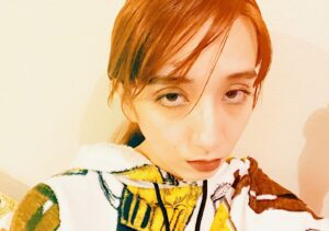 Mijika Nagai Instagram - 10/7発売の　#文藝  に
私の初めての小説が載ります。
小説書く日が来るとは思わなかったけど、小説を書く時間は本当に一人きりって感じで、物凄く良い時間でした。
一回きりの処女作、是非読んでください。