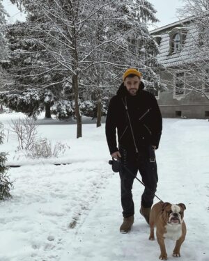 Mikael Aramyan Instagram - Мы с Гомеррм проводили зиму и, пожалуй, не будем по ней сильно скучать) 
Впереди весна, солнце, пешие прогулки, мотоцикл и только хорошее настроение!