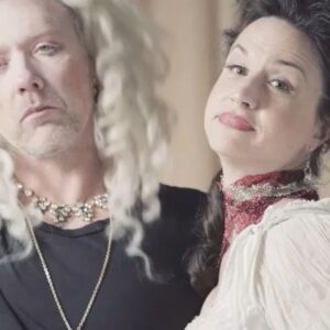 Mikael Persbrandt Instagram - Snart är Mikael tillbaka på Maximteatern. Än finns det biljetter kvar till Den inbillade sjuke, start 24/1. Enbart 21 föreställningar. Hösten var utsåld, så vill du se denna succé-komedi bör du genast köpa din biljett. 
#deninbilladesjuke #maximteatern #komedi #molière #teater
