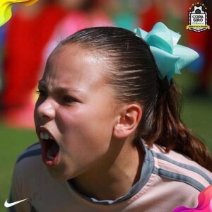 Mike Biaggio Instagram - Fin de semana de fútbol con mis CAMPEONAS!!! ⚽️.
De los mejores momentos, aprendiendo a ganar y perder, a ser equipo, compañeras, a apoyarse y confiar en ellas mismas. Grandes equipos de las niñas, de las mamás y papás, divirtiéndonos y apoyándolas siempre. 😃. @copagirosur @yosoygloriasierra @eugeniaolivarest @rockerss_2020 @kickerss_2020 @candy.goal