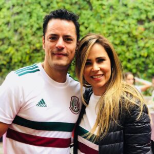 Mike Biaggio Instagram - Con mi hermana! @magategui #margaritamagaña #eljuegodelavida