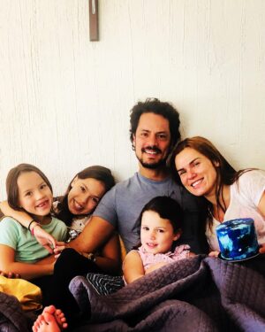 Mike Biaggio Instagram - Despertando con mis grandes amores, pastel y mañanitas! Muchas felicidades a los cumpleañeros!!! 😃🎉🎊☀️🌎☄️❄️🌊🎂🍭🍻⚽️🎬🚀💰💌📰🆗🇲🇽🥂🍾.
Les deseo lo mejor, salud, amor, felicidad, una vida llena de hermosos momentos!!! GRACIAS!!! GRACIAS!!!
.
.
@yosoygloriasierra