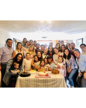 Mike Biaggio Instagram - Festejando el cumpleaños de quien día a día nos hace vivir un cumpleaños! Por todos los detalles, sonrisas y el amor que nos regala. FELICIDADES MI AMOR!!! ❤️❤️❤️❤️❤️ @yosoygloriasierra