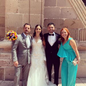 Mike Biaggio Instagram - KARLA y OMAR 
Felices de ser parte de un momento tan significativo e importante, aparte que la pasamos increíble! 😃👏🏻👏🏻👏🏻
@karlacadenabiagi