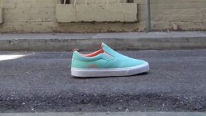 Mike Carroll Instagram - @nicotheduffer @lakailtd Owen VLK colorways are available now at Lakai.com and Lakai retailers. ORDER NOW LINK IN BIO
📹 @natedeez
#Lakai #LakaiOwenVLK
