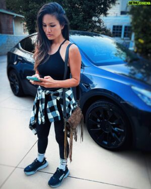 Mike Escamilla Instagram - Damn she got so lucky with me!!! Clearly. Imagine looking like this and getting to come home to someone looking like me … she hit the jackpot.. obviously…joking aside this last few weeks @___michellelee has been so helpful with life! And I just wanna say thank you ❤️… i appreciate you #smokeshow #thathairtho