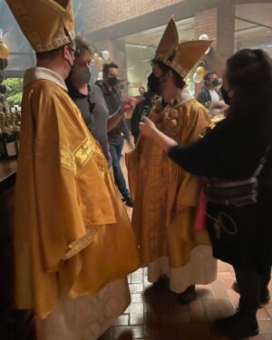 Mike Flanagan Instagram - Michael Fimognari and myself, as Pope Pourri and Pope Incognito, conspiring with Roderick Usher (Zach Gilford)

#thefallofthehouseofusher