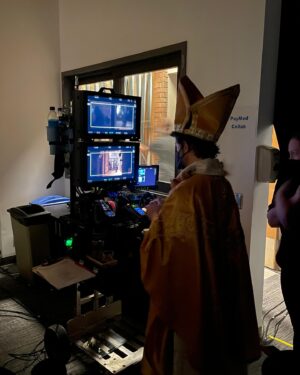 Mike Flanagan Instagram - Michael Fimognari and myself, as Pope Pourri and Pope Incognito, conspiring with Roderick Usher (Zach Gilford)

#thefallofthehouseofusher