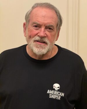 Mike Huckabee Instagram - 11 years ago on Feb 2, true American hero Chris Kyle was murdered by a troubled vet Chris was trying to help. Chris’s widow Taya and son Colton keep the legacy alive. I’m proud to wear t-shirt honoring Chris Kyle.

https://americansniper.com