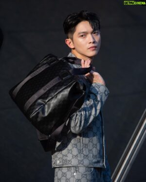 Mike Lin Instagram - @gucci 
-
-
每一套衣服都是設計師不斷的在突破與創新。
人生也是如此，不管遇到什麼樣的挫折與障礙當你突破了，也代表成長了！也迎來了一個新的自己！
別去放棄那擁有無限潛能的自己！
-
-
-
#gucci #gucci2024cruise

📷 @wwwuccchi 
✂️ @jarvis_lin0131