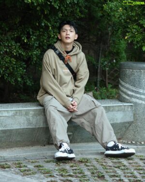Mike Lin Instagram - 植物園吸收芬多精🍃✌🏻

📷 @wwwuccchi 
🤎 @nmr_wei321 @persevere_official 

#photography #persevere_official #mmy