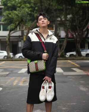 Mike Lin Instagram - 雨後的台北街頭🚶🏻

#gucci @gucci 

📷 @wwwuccchi 
✂️ @jarvis_lin0131