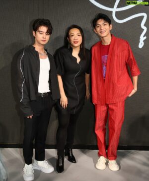 Mike Lin Instagram - Wangliling X 聰明鎮

謝謝 @wangliling 設計師的邀請
一場很棒的視覺饗宴😌

@tpe.fashionweek 

📷 @wwwuccchi 
✂️ @jimmy1987909 

#taipeifashionweek #wangliling