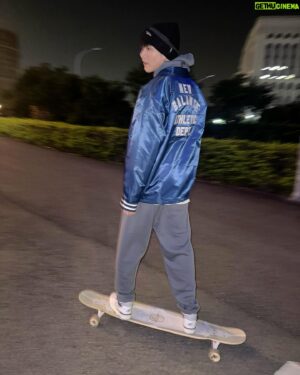 Mike Lin Instagram - 新年第一滑🛹

Thx @newbalance 新年禮物🫶🏻

#NewYearNewLife
#abetterbalance