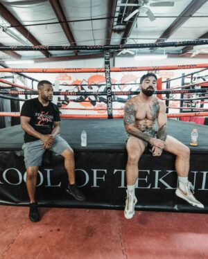 Mike Perry Instagram - Great shots of training from my guy @dannymosaic 📸We’re on a mission and I’m preparing to put on a show the world will love to see, so grateful for my opportunities and I’m giving my all ! Shout out to @coachjtknowsboxing for pushing me to be my best self and thanks to my gyms and all the training partners who fight for their families ! Different day, more work ! #Amen #Platinum #Boxing #Photos