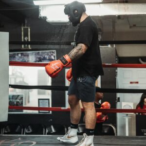 Mike Perry Instagram - Shout out to the team @teknique_boxing for putting me through the ring of fire in the lead up to the battle ahead ! Shout out my guy @dannymosaic for the shots 📸 , 14 days until I step in the ring in #Tampa against @jakepaul ! #Hard #Work #Pays #Platinum #Boxing #Fyp