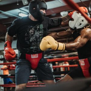 Mike Perry Instagram - Shout out to the team @teknique_boxing for putting me through the ring of fire in the lead up to the battle ahead ! Shout out my guy @dannymosaic for the shots 📸 , 14 days until I step in the ring in #Tampa against @jakepaul ! #Hard #Work #Pays #Platinum #Boxing #Fyp