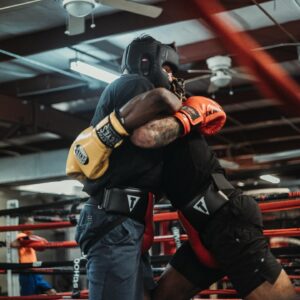 Mike Perry Instagram - Shout out to the team @teknique_boxing for putting me through the ring of fire in the lead up to the battle ahead ! Shout out my guy @dannymosaic for the shots 📸 , 14 days until I step in the ring in #Tampa against @jakepaul ! #Hard #Work #Pays #Platinum #Boxing #Fyp