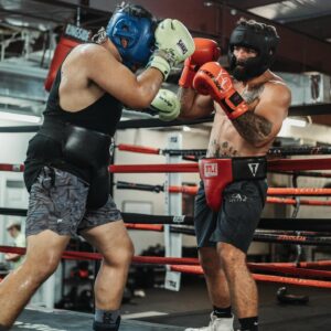Mike Perry Instagram - Shout out to the team @teknique_boxing for putting me through the ring of fire in the lead up to the battle ahead ! Shout out my guy @dannymosaic for the shots 📸 , 14 days until I step in the ring in #Tampa against @jakepaul ! #Hard #Work #Pays #Platinum #Boxing #Fyp
