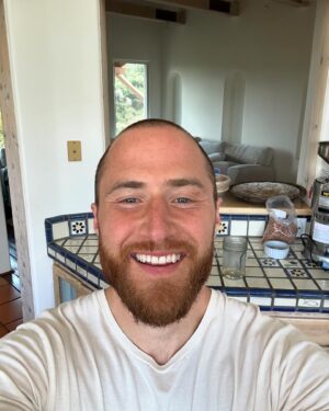 Mike Posner Instagram - PROTEIN PROTEIN PROTEIN!!!!! People always ask me where I get my protein. mostly from my own sprouted garbanzo beans. I love them. I am powered by sprouts!!! KEEP GOING,

mp

Comment “sprouts” to learn more ! 🌱