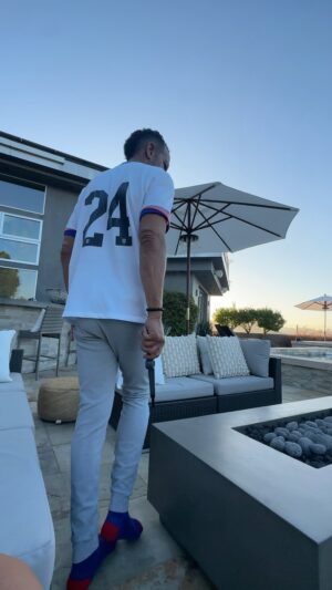 Mike Pyle Instagram - The TEAM USA 🇺🇸 threads are sick #Summerofstars - Who’s watching @foxsoccer Copa América
vs Uruguay tonight 6pm on @foxsports ? 

Check out our new firepit by @prism_hardscapes @mikepyledesign 

#foxsports #teamusa🇺🇸
