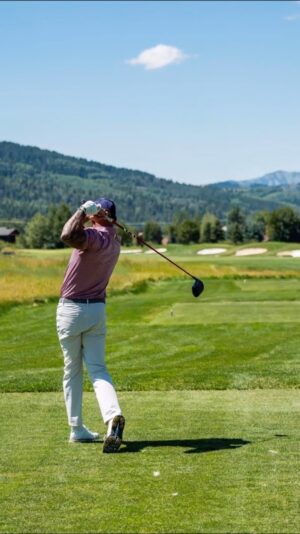 Mike Pyle Instagram - 3 day weekend, 14 hours of sunlight… that’s enough time for 8-9 games. Who’s in? ⛳️ 📸 @jakelamons