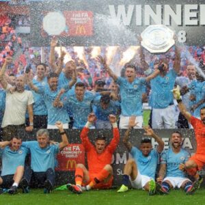 Mikel Arteta Instagram - No better start of the season! Very proud of the team! #comunityshield #mancity #winners 🏆 #trophy #2018