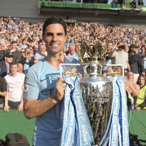 Mikel Arteta Instagram - After a lot of work, commitment and effort we got our huge reward!! Congratulations to our staff and players and thank you for giving us such an amazing year! #premierleaguechampions2019 🎉🏆